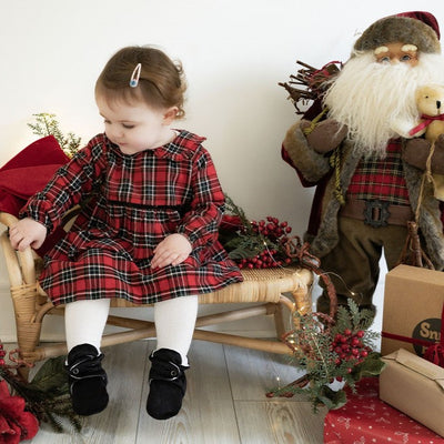 Schwarzer Samt – Babyschuhe mit rutschfester Sohle | Snugabugz 