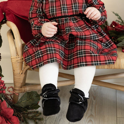 Schwarzer Samt – Babyschuhe mit rutschfester Sohle | Snugabugz 