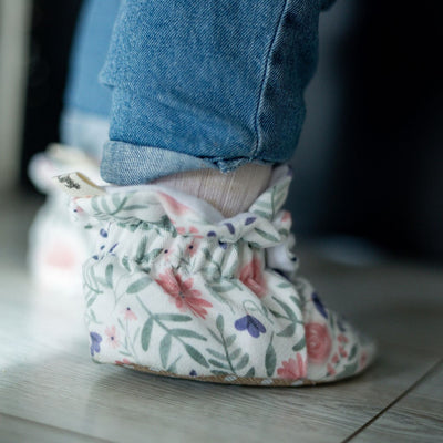 Rosa – Babyschuhe mit rutschfester Sohle, die nicht verrutschen | Snugabugz