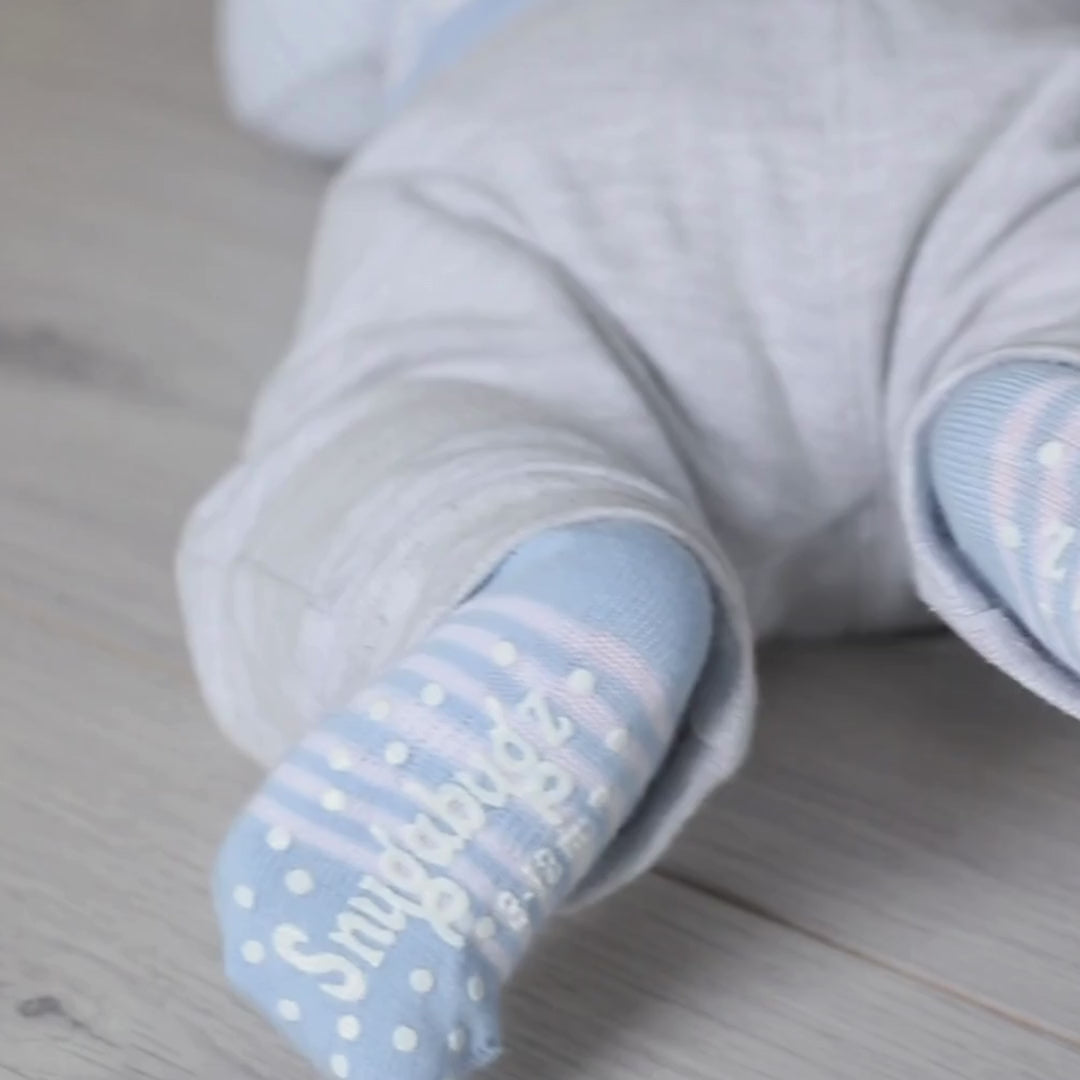 Snugabugz | Babysocken mit rutschfester Sohle, die nicht verrutschen – Blau-Mix, 3er-Pack 